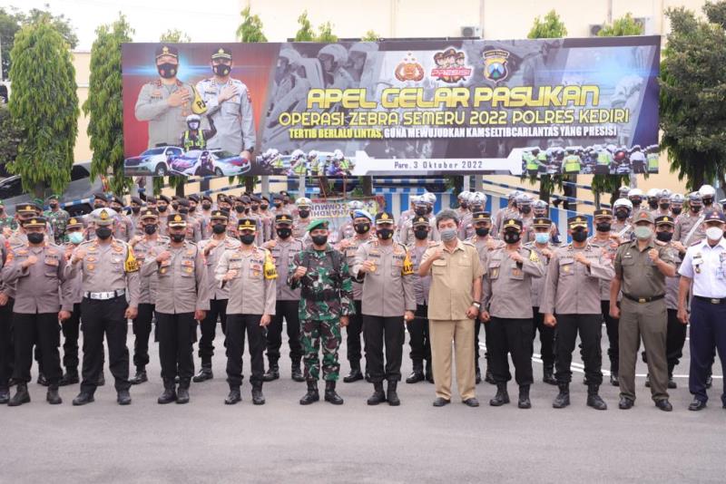 Wujudkan Kamseltibcarlantas, Polres Kediri Gelar Apel Pasukan Operasi Zebra 2022