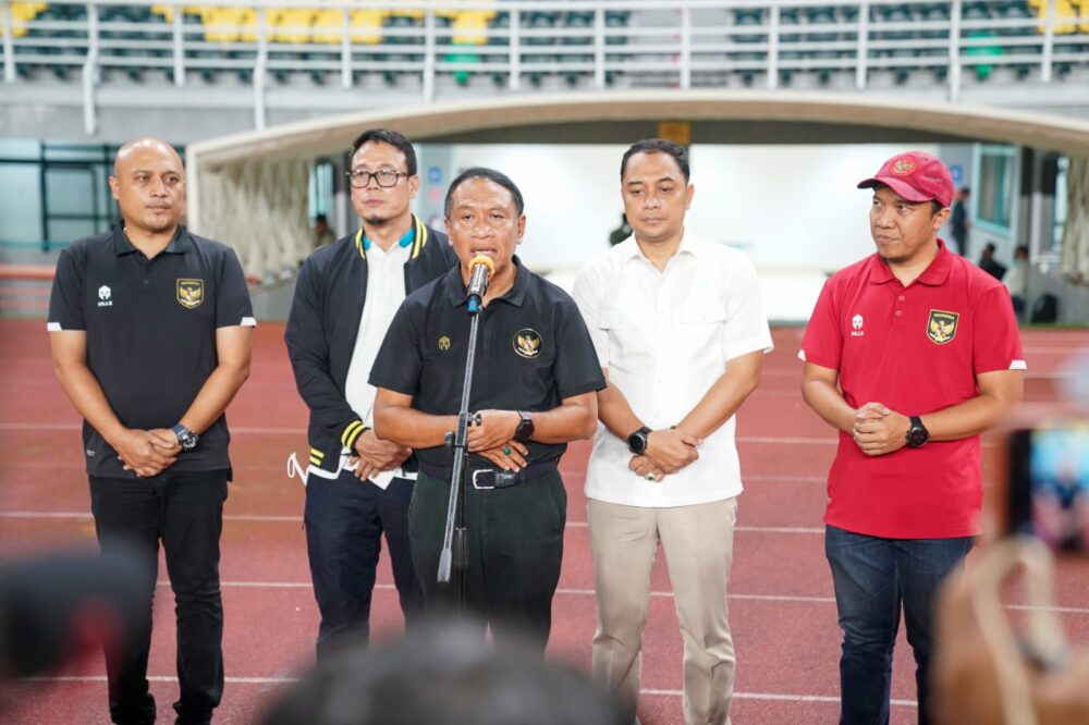 Rumput Stadion GBT Menjadi Catatan Minor Menpora