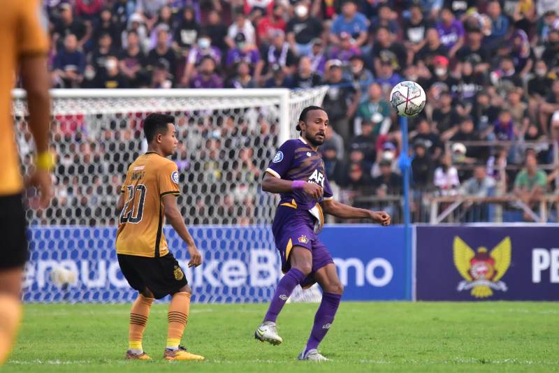 Pelatih Persik Divaldo Alves Dukung Rekomendasi FIFA Kick Off Sore Hari