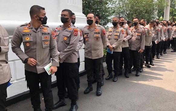 Kepercayaan Publik Menurun, Jokowi Minta Polri Bersih-Bersih