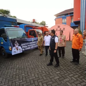 Pemprov Jatim Kirimkan Bantuan Korban Gempa di Cianjur Pemprov Jatim Kirimkan Bantuan Korban Gempa di Cianjur