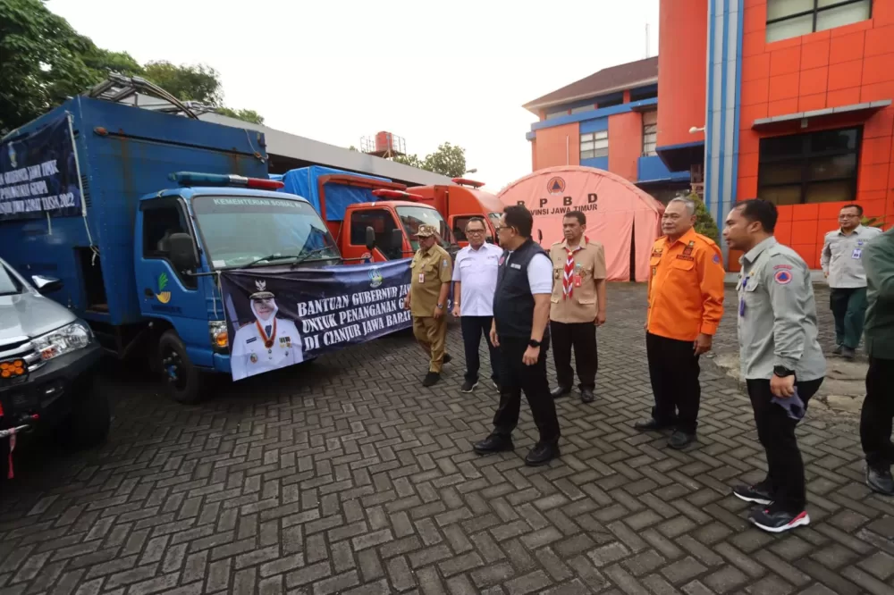 Pemprov Jatim Kirimkan Bantuan Korban Gempa di Cianjur Pemprov Jatim Kirimkan Bantuan Korban Gempa di Cianjur