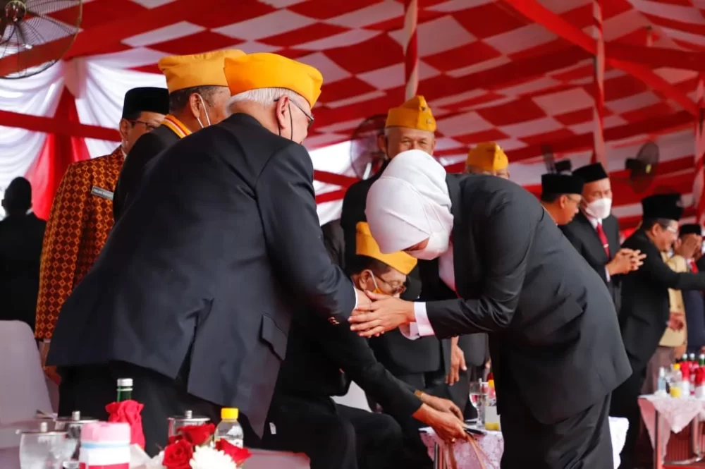 Memaknai Hari Pahlawan dengan Mental Memberi