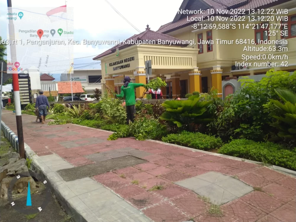 Diduga Belum Terbit SPK Pagar Kantor Kejari Banyuwangi Sudah Di Kerjakan