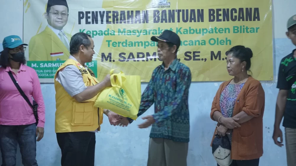 Keliling Malang, Blitar, Tulungagung, Sarmuji Salurkan Ribuan Sembako Korban Bencana