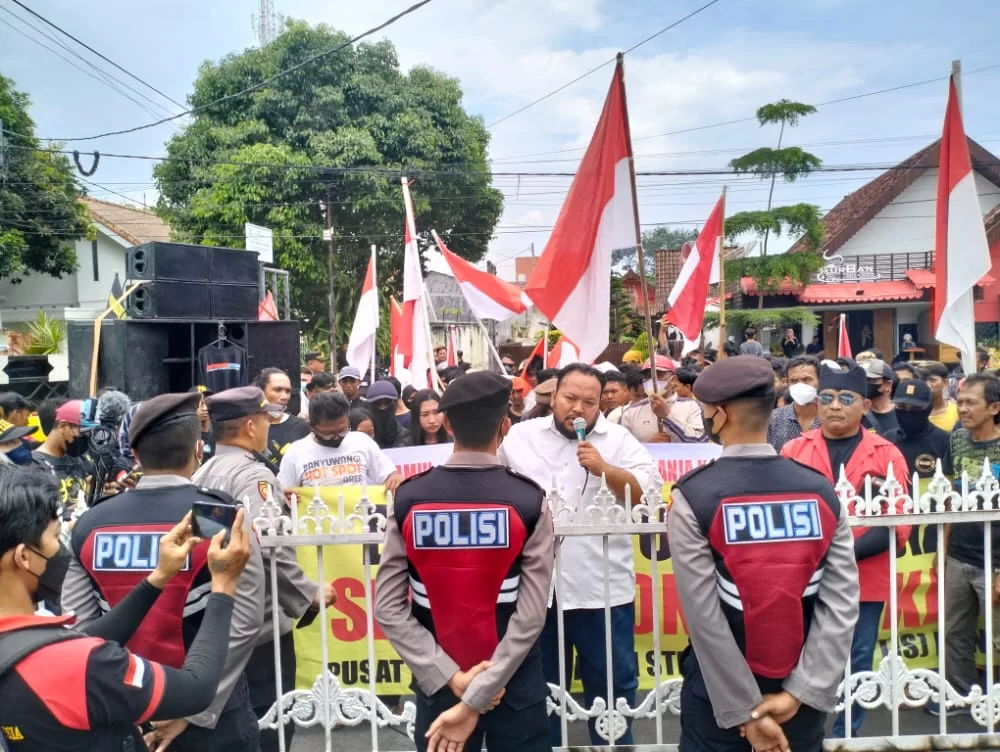 Puskaptis Kembali Gelar Aksi Damai Di Kantor Kejari dan Kantor Bupati Banyuwangi