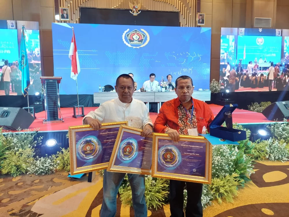 PWI Jatim Hatrick Penghargaan