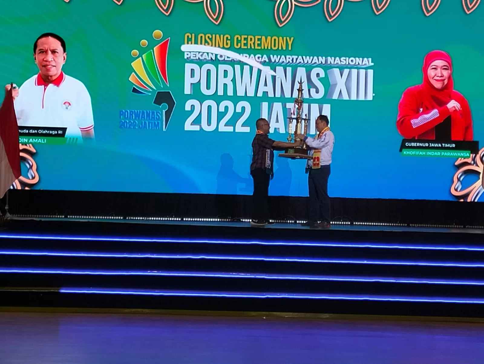 Hatrick Juara Umum, PWI Jabar Bawa Pulang Piala Presiden Selamanya