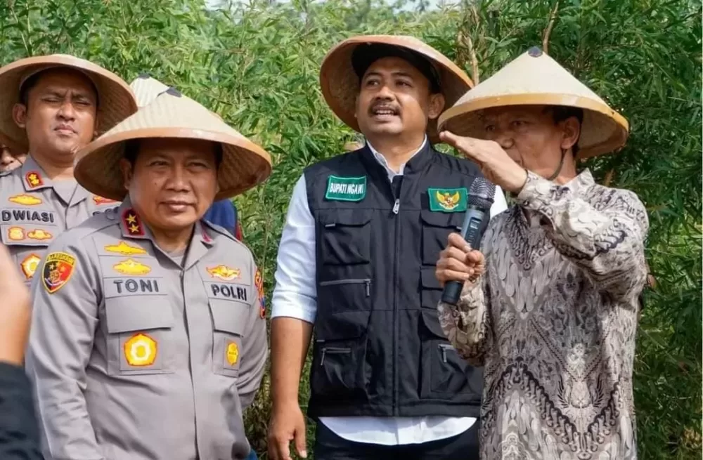 Kapolda Jatim Blusukan Dilahan Pertanian NGAWI