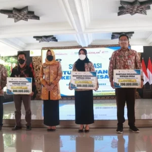 Gelontor Rp.71,5 Miliar BK Desa Bupati Ikfina Ingatkan Jangan Sampai Berurusan Tipikor Gelontor Rp.71,5 Miliar BK Desa Bupati Ikfina Ingatkan Jangan Sampai Berurusan Tipikor