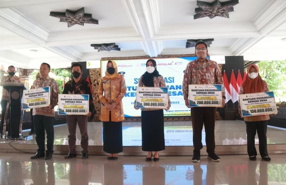Gelontor Rp.71,5 Miliar BK Desa Bupati Ikfina Ingatkan Jangan Sampai Berurusan Tipikor