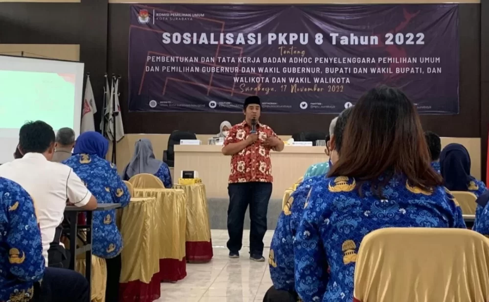 Sosialisasi PKPU 8 Tahun 2022 Undang Camat Se-Surabaya.