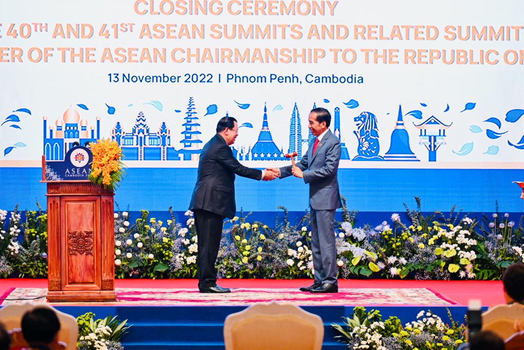 Indonesia Jadi Ketua ASEAN 2023, Terima Keketuaan dari Kamboja