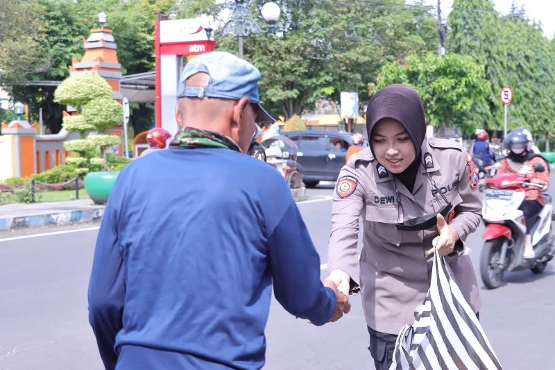 Polres Kediri Gencarkan Program Jumat Berkah Presisi