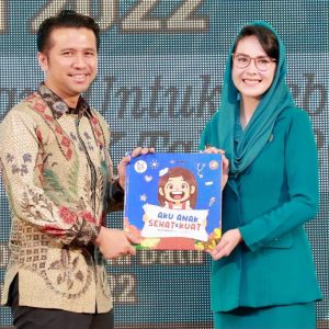 Arumi Bachsin Sosialisasikan Imunisasi Lewat Bacaan Anak Arumi Bachsin Sosialisasikan Imunisasi Lewat Bacaan Anak