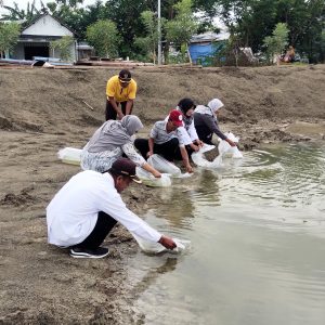 Optimalkan Program Gemarikan, Pemkab Bojonegoro Tebar Ribuan Benih Ikan Optimalkan Program Gemarikan, Pemkab Bojonegoro Tebar Ribuan Benih Ikan