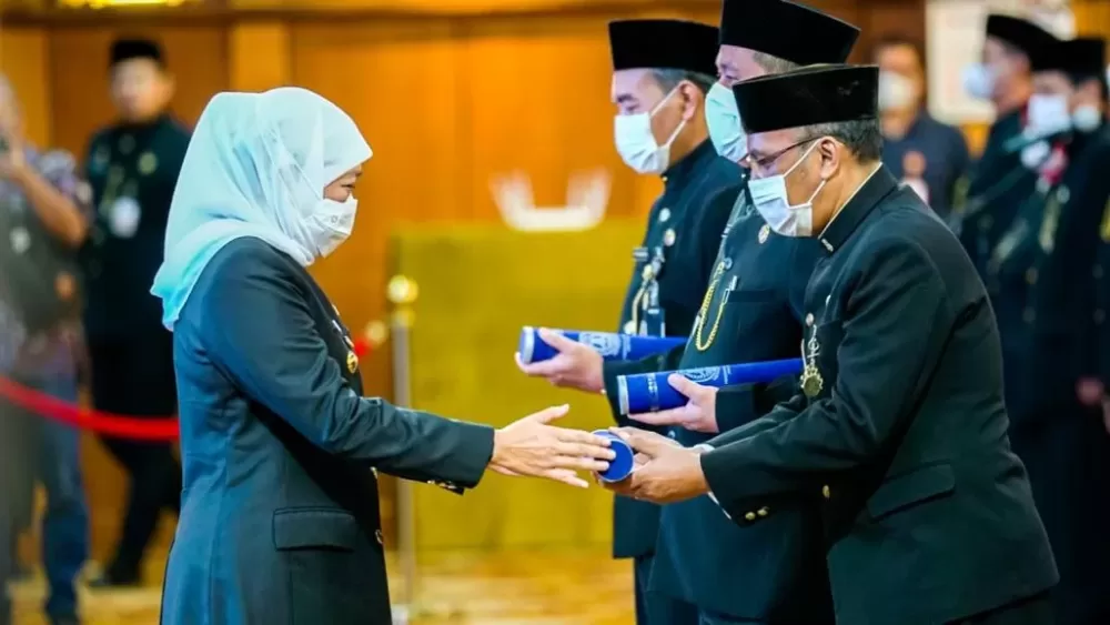 Gubernur Khofifah Lantik 306 Kepsek Se Jatim