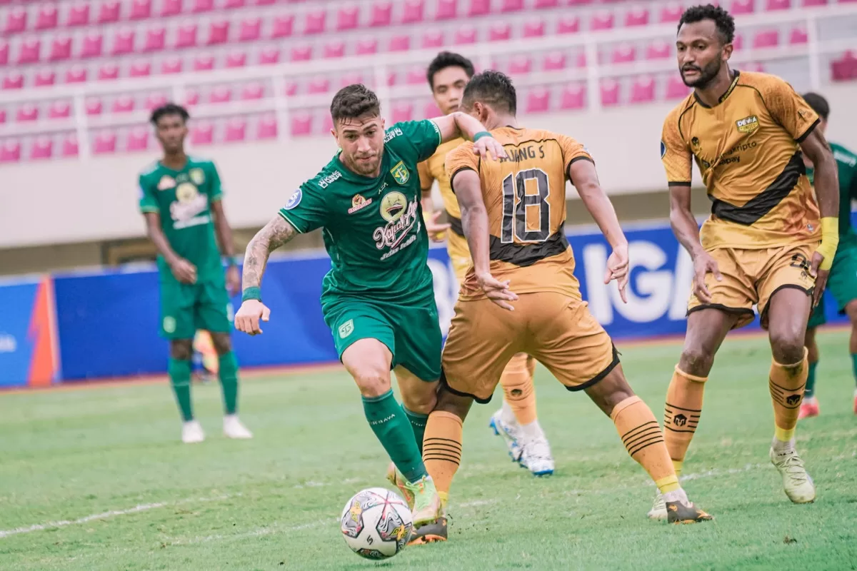 Taklukkan Dewa United, Persebaya Amankan Tiga Poin