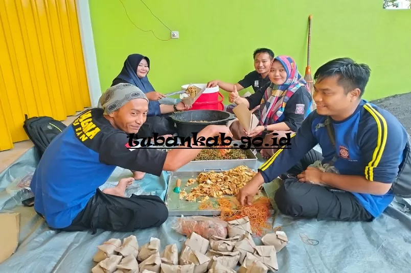 Tagana Tuban Bantu Korban Banjir