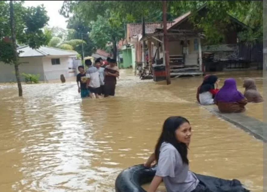 Banjir landa dua kecamatan di Bangkalan