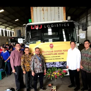 Vakum Dua Tahun, Produsen Briket Arang PT Karangpilang Agung Kembali Mengekspor Briket Vakum Dua Tahun, Produsen Briket Arang PT Karangpilang Agung Kembali Mengekspor Briket
