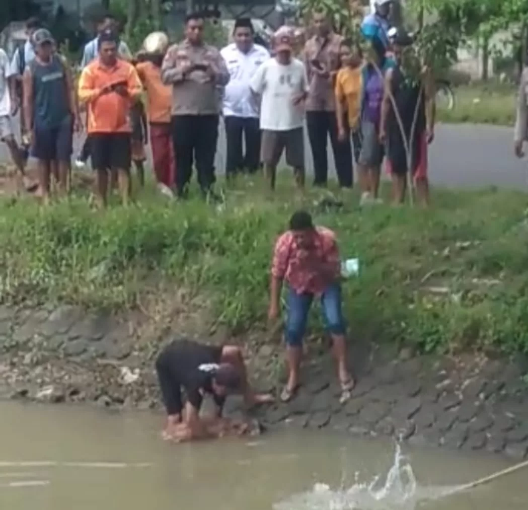Siang Bolong di Madiun, Warga Dikejutkan Penemuan Mayat Mengambang di Sungai