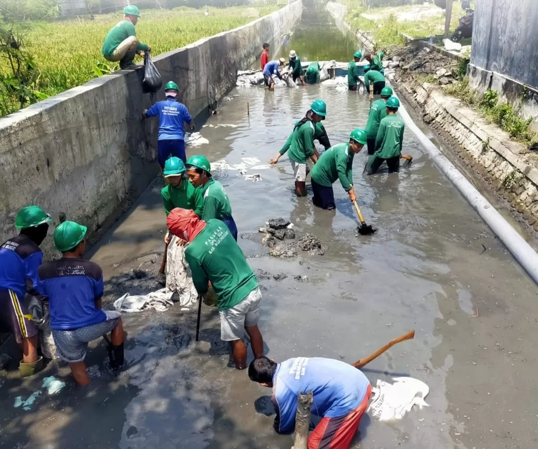 Pemkab Bojonegoro Terjunkan 90 Petugas Bersihkan Saluran Air Tiap Hari