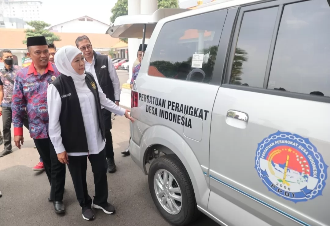 Gubernur Khofifah Serahkan Bantuan Kendaraan Ops Bank Jatim untuk PPDI