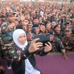 Gubernur Hadiri Apel Merah Putih 10.000 Ansor dan Banser di Stadion Kahuripan Malang Gubernur Hadiri Apel Merah Putih 10.000 Ansor dan Banser di Stadion Kahuripan Malang