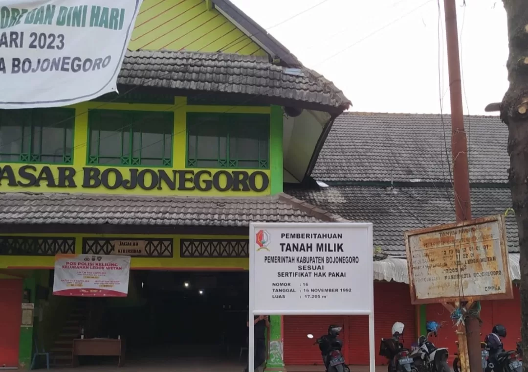 BPKAD Bojonegoro Pasangi Papan Pemberitahuan Aset Milik Pemkab