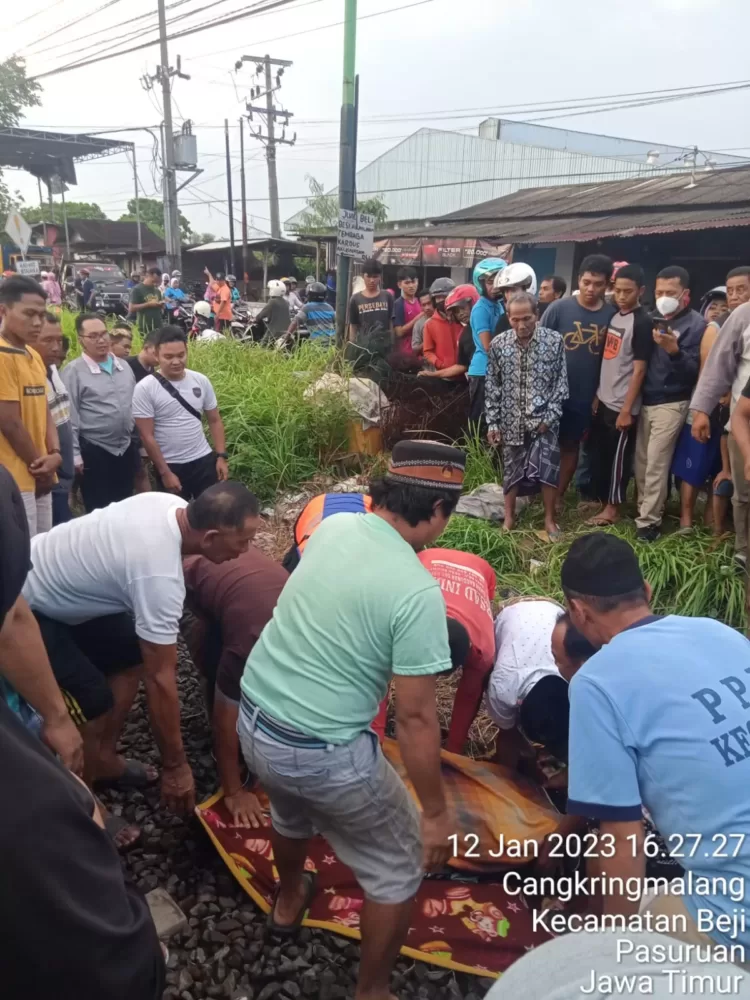Pulang Tutup Toko, Pemuda Cerdas Tewas Diserempet Kereta Api