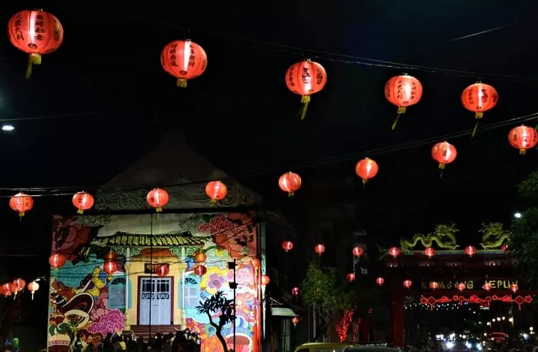 Buktikan Surabaya Kota Toleransi, Pemkot Pasang Ornamen Khas Pecinan Sambut Imlek