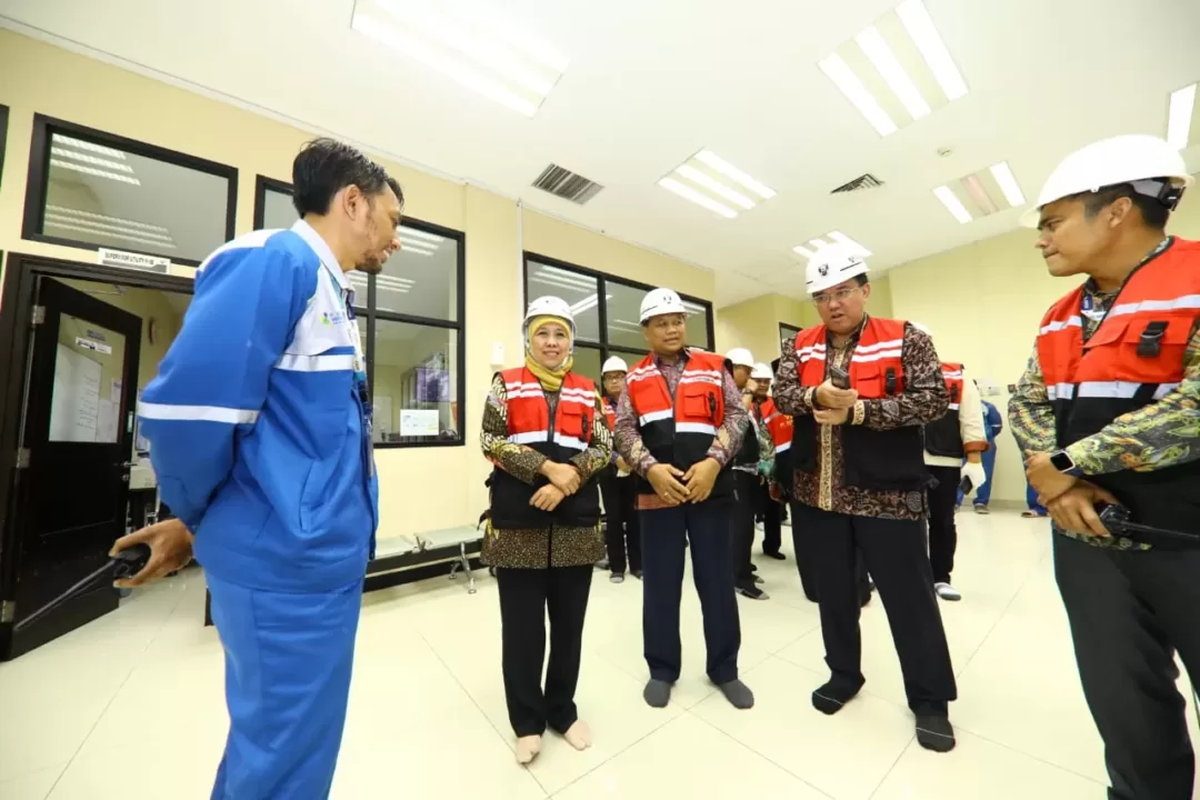 Khofifah Pastikan Distribusi Pupuk Pusri ke Jatim Lancar dan Aman