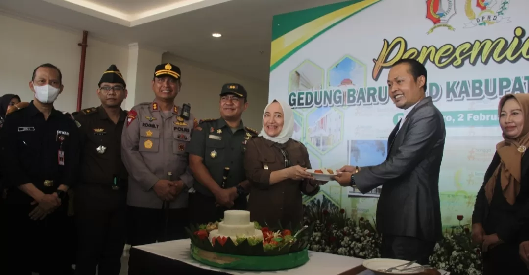 Sebagai Pusat Aspirasi Dan Inspirasi, Bupati Resmikan Gedung DPRD Bojonegoro