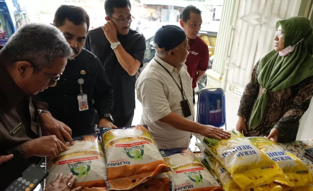 Tekan Kenaikan Harga Beras, Disperindag Jatim Sidak di Pasar Tanjung Mojokerto