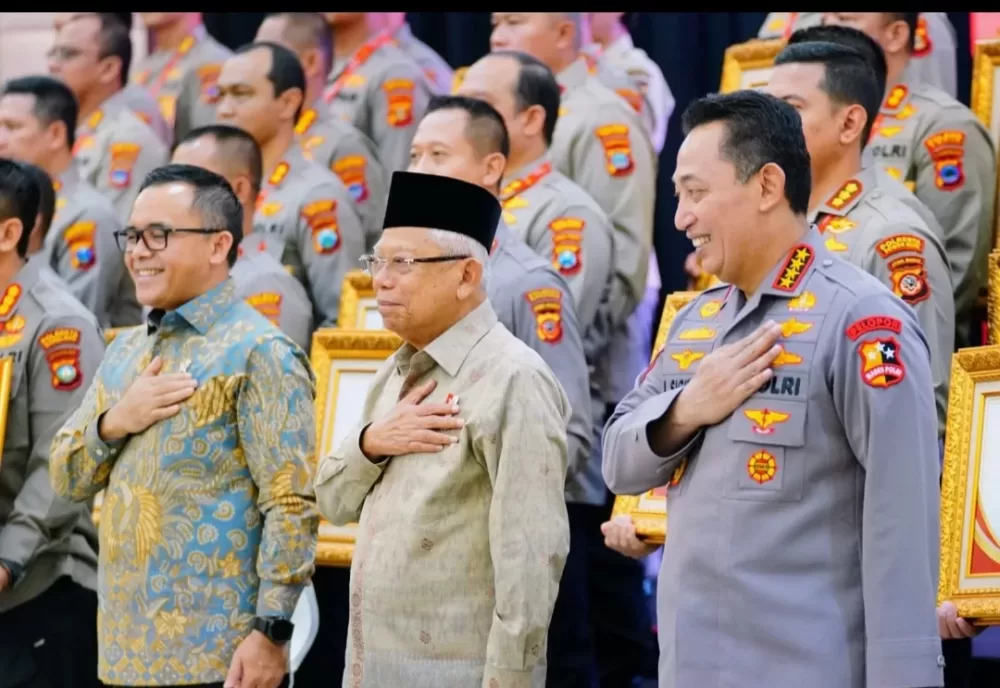 Terima Penghargaan dari Pemerintah, Kapolri Komitmen Terus Tingkatkan Layanan Publik