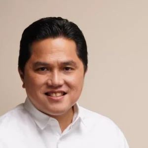 Erick Thohir Berbagi Kebahagiaan Bersama Masyarakat Parapat di Acara Festival Panggung Rakyat BUMN