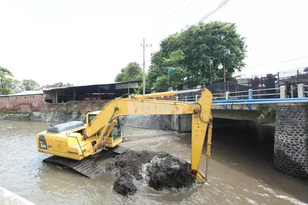 Hindari Banjir, Kebut Pengerukan Sungai
