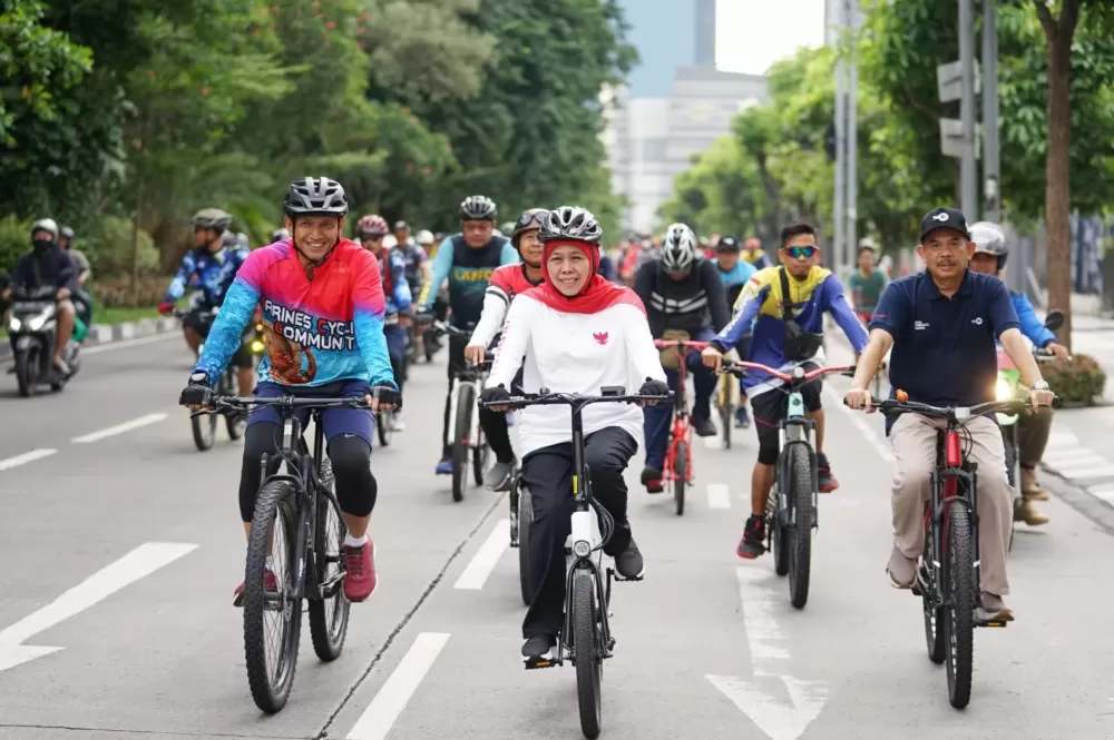 Khofifah Meriahkan Gowes HUT ke 45 TVRI