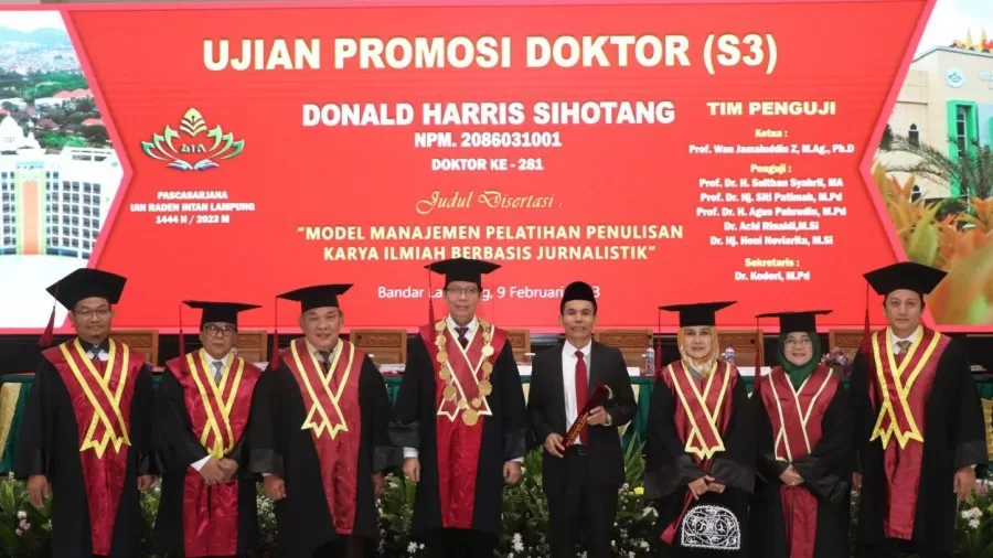 Disertasinya Berbasis Jurnalistik, Donald Sihotang Doktor Pertama UIN Raden Intan Lampung Nonmuslim 