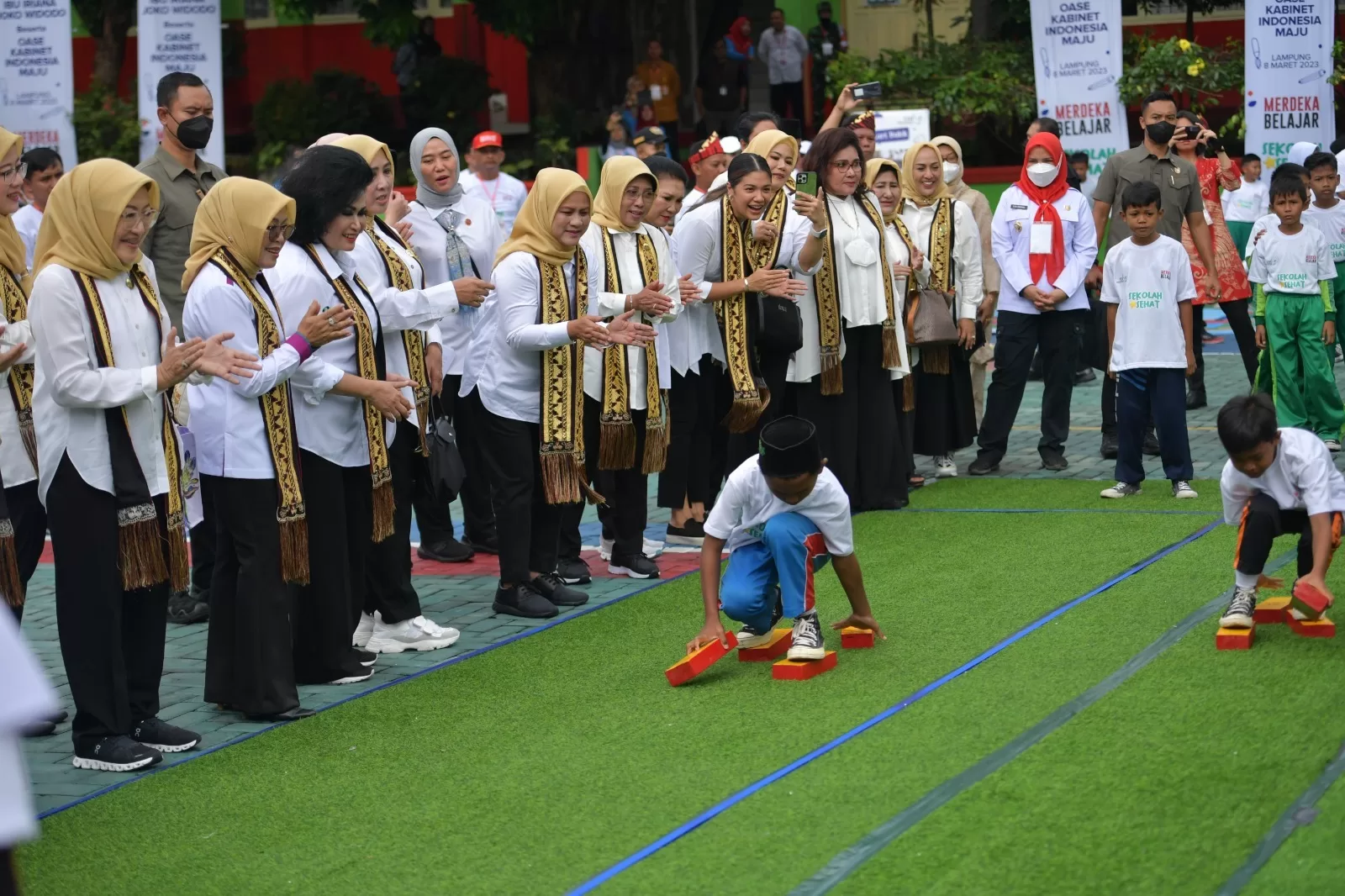 Ibu Negara dan OASE KIM Dukung Permainan Tradisional Diterapkan di Sekolah Dasar