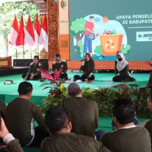 Peringati HPSN 2023 Bupati Ikfina Perankan Warga Kelola Sampah Peringati HPSN 2023 Bupati Ikfina Perankan Warga Kelola Sampah