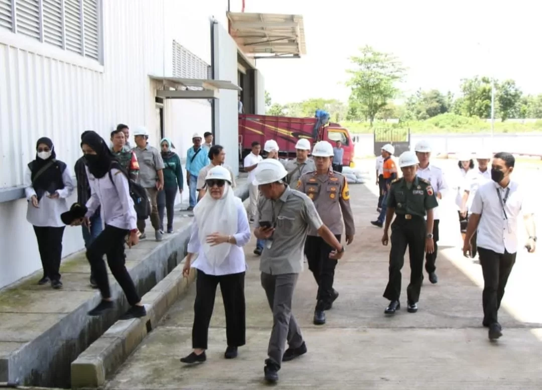 Gerak Cepat Tanggapi Keluhan Petani, Bupati Bojonegoro Datangi MRMP Bulog