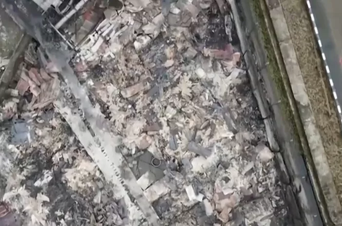 Polri Bantu Tangani Kebakaran Plumpang