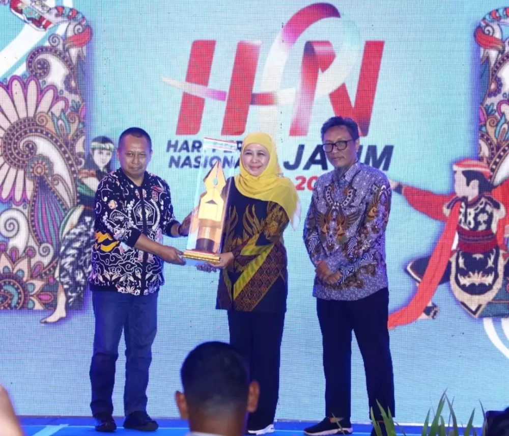 Gubernur  Khofifah Ajak PWI Jatim Masifkan Literasi dan Inklusi Keuangan 