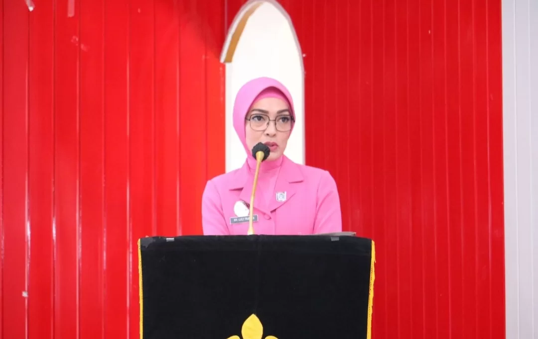 Sebagai Ibu Asuh Polwan Polda Sulteng, Luly Rudy Ingatkan Bahaya Hidup Hedonis