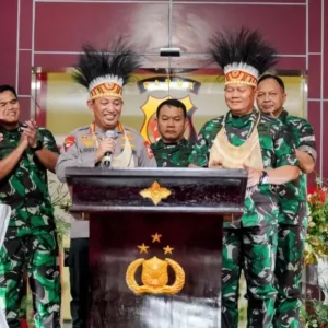 Ratas Bareng Presiden, Kapolri Tegaskan TNI-Polri Kawal Seluruh Kebijakan di Papua Ratas Bareng Presiden, Kapolri Tegaskan TNI-Polri Kawal Seluruh Kebijakan di Papua