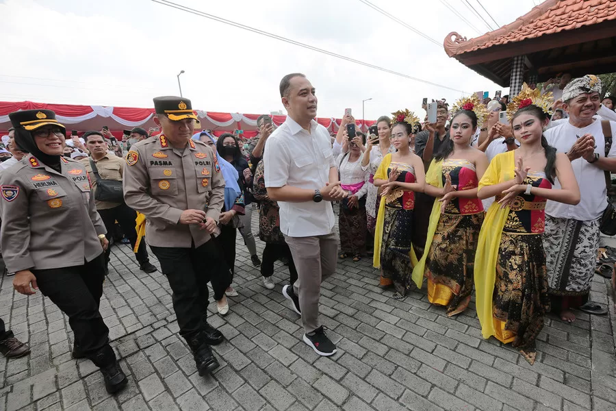 Pemkot Surabaya Beri Beasiswa 1.339 Pelajar Penghafal Kitab Suci