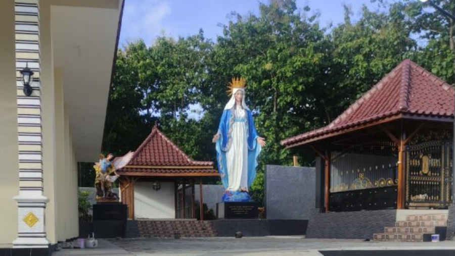 Kemenag Jelaskan Soal Patung Bunda Maria Ditutupi Terpal