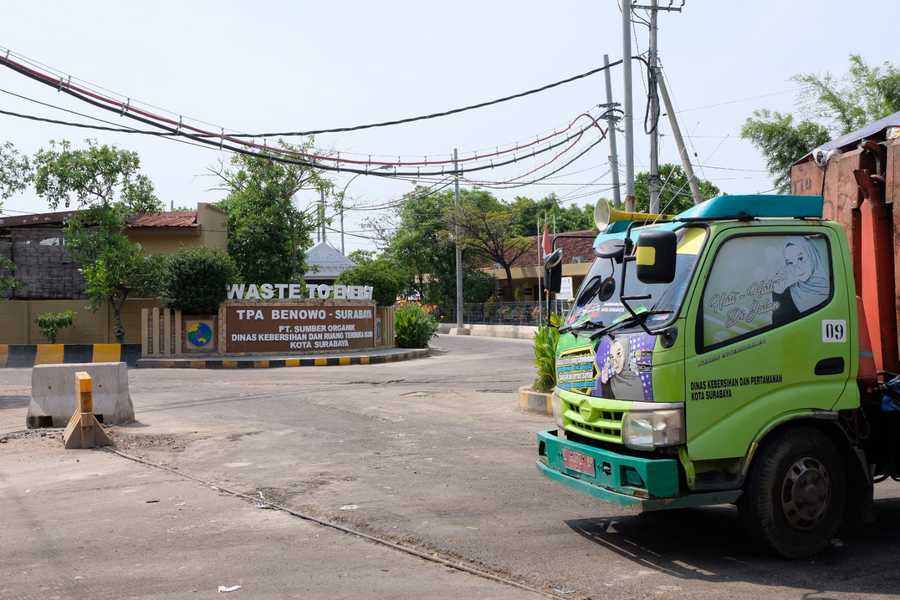 Setiap Ramadan Sampah Masuk TPA Benowo Bertambah